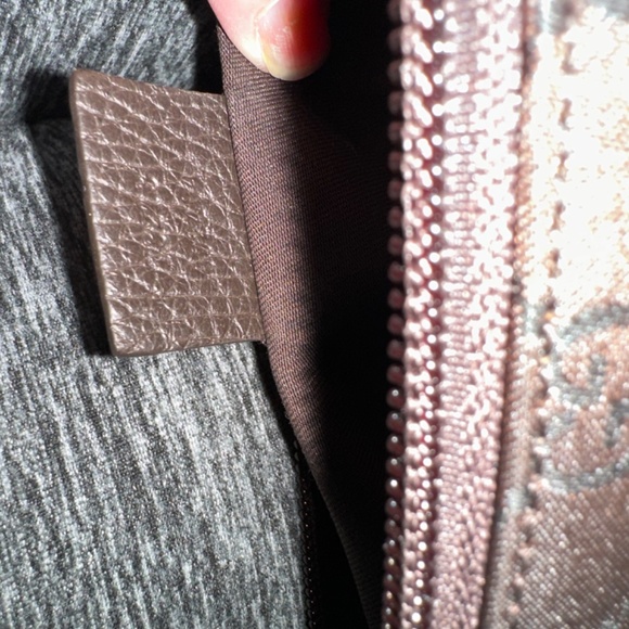 gucci new without tags canvas monogram cosmetic case - Picture 16 of 16